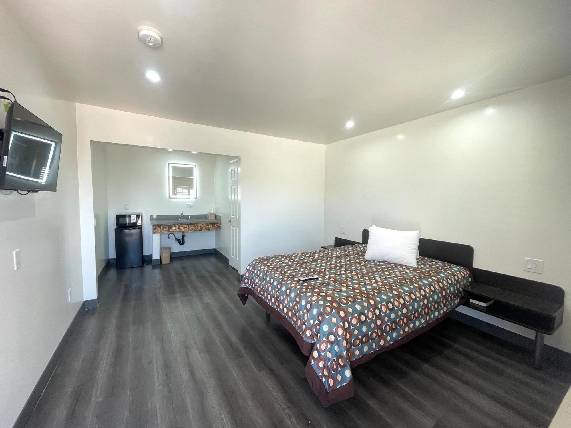 Newport Bay Inn คอสตาเมซา ภายนอก รูปภาพ